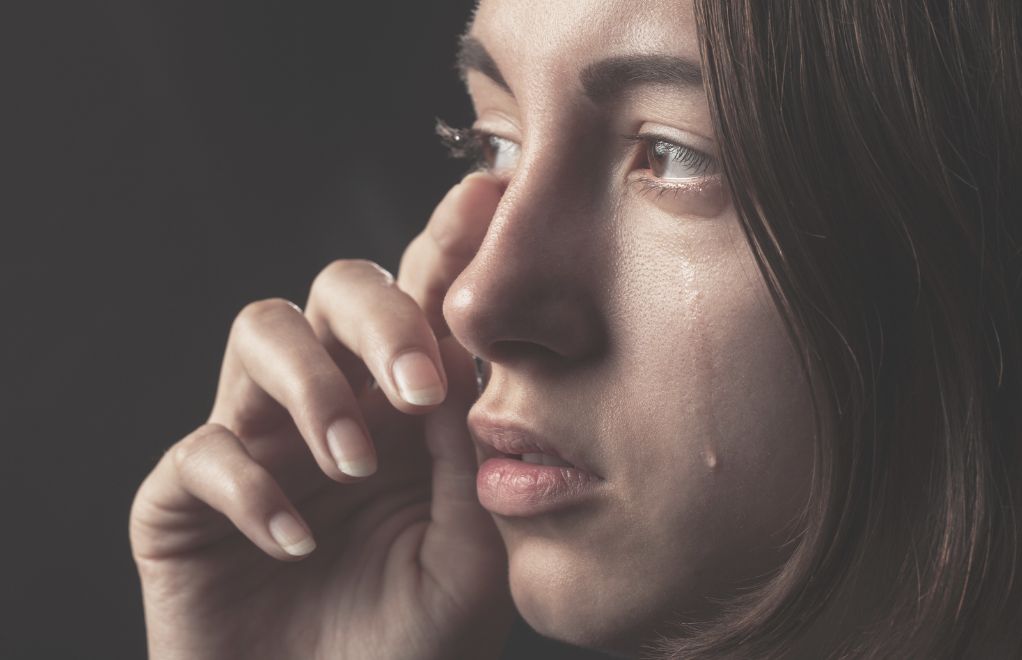 https://coffeeandchristshop.com/cdn/shop/articles/Crying-Praying_f86b5546-9d0b-4174-b757-e31bcc6fe571.jpg?v=1753040117